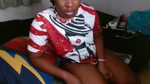 Snapshot of comicalcara chatting on November 14, 2025, 5:33 pm Cara online show from November 14, 2025, 5:33 pm