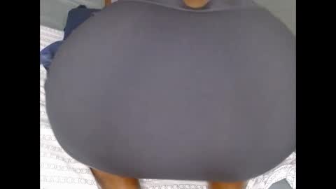 Snapshot of comicalcara chatting on December 13, 2025, 11:21 pm Cara online show from December 13, 2025, 11:21 pm