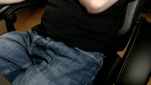 Snapshot of commanderchip chatting on January 15, 2025, 4:32 pm commanderchip online show from January 15, 2025, 4:32 pm