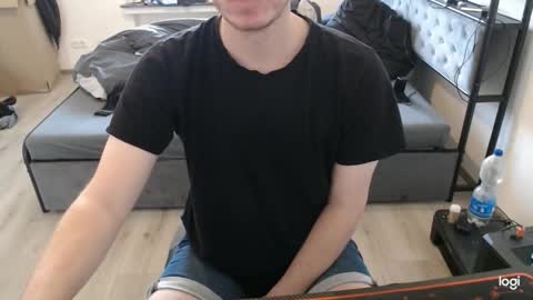 Snapshot of commanderchip chatting on October 18, 2025, 3:35 pm commanderchip online show from October 18, 2025, 3:35 pm