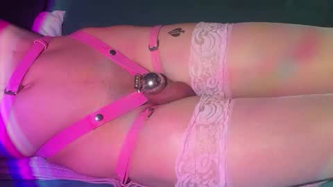 Snapshot of commandme69696969 chatting on January 16, 2026, 7:29 pm Kimera online show from January 16, 2026, 7:29 pm