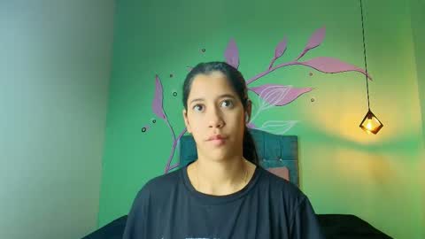 C O N N I E online show from November 30, 2025, 1:04 pm