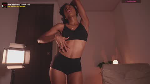 Snapshot of connie_west0 chatting on December 30, 2024, 11:17 pm   independent model online show from December 30, 2024, 11:17 pm