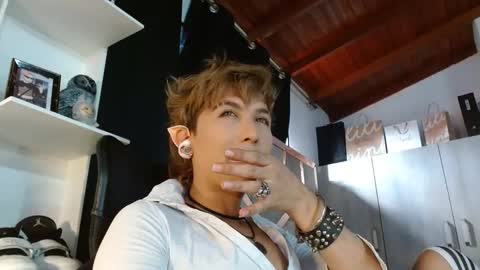 Snapshot of conny_bens chatting on October 10, 2025, 9:36 pm conny_bens online show from October 10, 2025, 9:36 pm