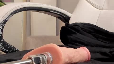 Snapshot of conny_curly chatting on March 12, 2025, 11:33 pm Conny online show from March 12, 2025, 11:33 pm