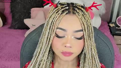 Snapshot of conny_curly chatting on December 14, 2025, 1:27 pm Conny online show from December 14, 2025, 1:27 pm