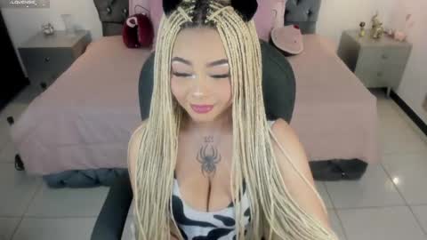 Snapshot of conny_curly chatting on April 30, 2026, 9:19 pm Conny online show from April 30, 2026, 9:19 pm