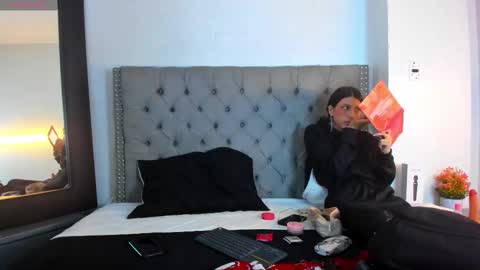 conor_taylor_ online show from February 9, 2025, 2:18 pm