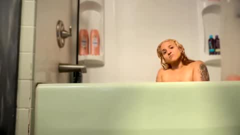 MommyB69 online show from October 20, 2025, 12:00 am