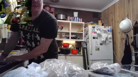 Snapshot of cookieliquor chatting on September 30, 2025, 7:08 pm Cookie - I do cooking streams occasionally. Next stream online show from September 30, 2025, 7:08 pm