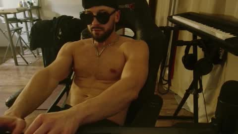 Stachu Jones online show from November 17, 2025, 6:14 pm