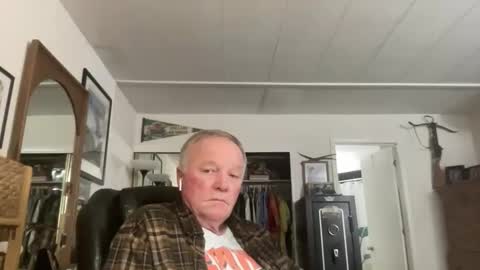 Snapshot of cookoosnest chatting on October 29, 2025, 3:20 am cookoosnest online show from October 29, 2025, 3:20 am