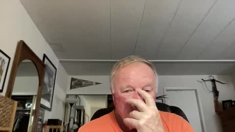 Snapshot of cookoosnest chatting on November 10, 2025, 5:06 am cookoosnest online show from November 10, 2025, 5:06 am