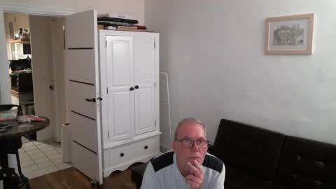 Snapshot of cool75017 chatting on May 10, 2026, 7:30 pm Cool online show from May 10, 2026, 7:30 pm