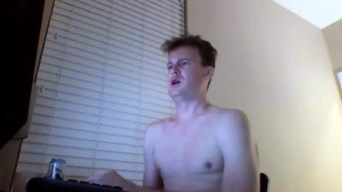 Snapshot of cooldude122222 chatting on December 25, 2024, 6:31 am cooldude122222 online show from December 25, 2024, 6:31 am