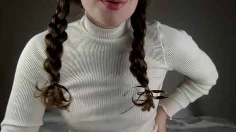 Snapshot of copperpearl chatting on December 2, 2024, 3:14 pm CopperPearl online show from December 2, 2024, 3:14 pm