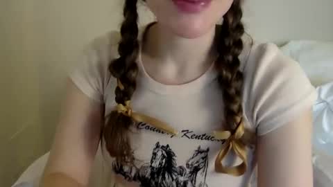 Snapshot of copperpearl chatting on December 3, 2024, 5:55 pm CopperPearl online show from December 3, 2024, 5:55 pm