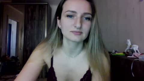 cora_fora online show from April 6, 2026, 10:38 am