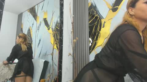 Snapshot of coral_bigboty chatting on December 2, 2024, 9:35 am sophie online show from December 2, 2024, 9:35 am