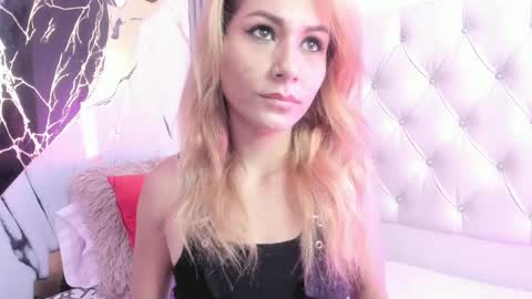 Snapshot of coral_bigboty chatting on December 26, 2024, 9:22 am sophie online show from December 26, 2024, 9:22 am