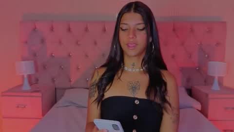 coral_larsson online show from January 17, 2026, 2:33 pm