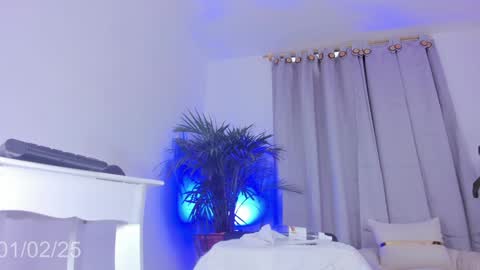 Snapshot of coral_princex chatting on February 1, 2025, 10:44 pm Coral princex online show from February 1, 2025, 10:44 pm