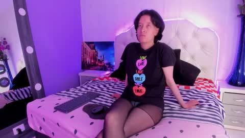 Snapshot of coralandocean chatting on November 26, 2025, 1:01 pm Coral and Ocean online show from November 26, 2025, 1:01 pm