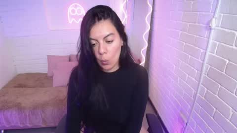 Snapshot of coraline_tay chatting on October 10, 2025, 6:51 pm Carolina online show from October 10, 2025, 6:51 pm