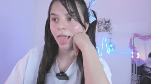 Coraline uwu     Bienvenidos al dulce mundo de Coraline    Hola amores soy Coraline  Una chica  tierna juguetona online show from May 25, 2026, 2:17 am