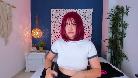 Snapshot of coralquinn chatting on July 7, 2026, 8:13 pm online show from July 7, 2026, 8:13 pm