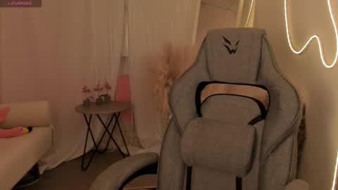 little girl who is always right or just Cora online show from March 18, 2026, 5:54 am