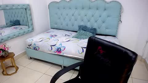 Snapshot of cordelia_perlman chatting on November 10, 2025, 12:37 pm Cordelia online show from November 10, 2025, 12:37 pm