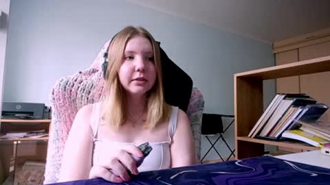 Snapshot of corinearendale chatting on May 26, 2026, 9:38 am Elvi online show from May 26, 2026, 9:38 am
