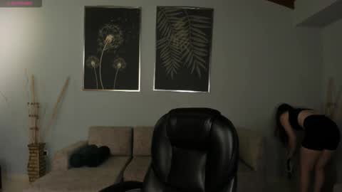 Snapshot of corinnerusso chatting on November 24, 2025, 5:40 am Corinne Russo online show from November 24, 2025, 5:40 am