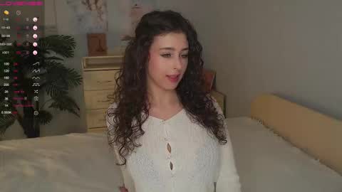 Luna online show from November 8, 2025, 2:39 pm