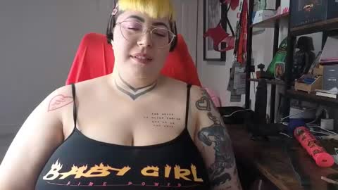 Snapshot of cosplaybruja305 chatting on February 22, 2026, 6:02 am Miss Mei online show from February 22, 2026, 6:02 am