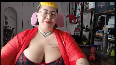Snapshot of cosplaybruja305 chatting on July 28, 2026, 12:29 am Miss Mei online show from July 28, 2026, 12:29 am