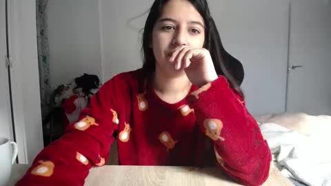 costantine helena24 online show from December 5, 2025, 10:24 am