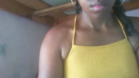 Snapshot of couleur_vanille chatting on December 26, 2024, 5:58 am couleur_vanille online show from December 26, 2024, 5:58 am