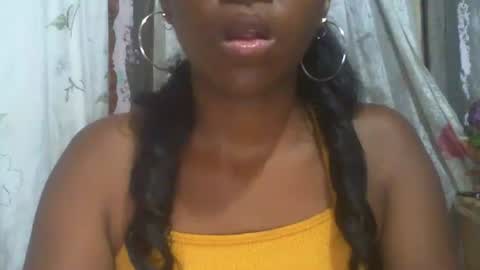 Snapshot of couleur_vanille chatting on January 15, 2025, 7:12 pm couleur_vanille online show from January 15, 2025, 7:12 pm
