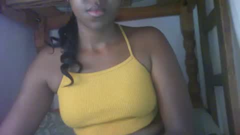 Snapshot of couleur_vanille chatting on January 30, 2025, 7:29 am couleur_vanille online show from January 30, 2025, 7:29 am