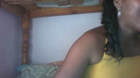 Snapshot of couleur_vanille chatting on February 5, 2025, 7:50 am couleur_vanille online show from February 5, 2025, 7:50 am