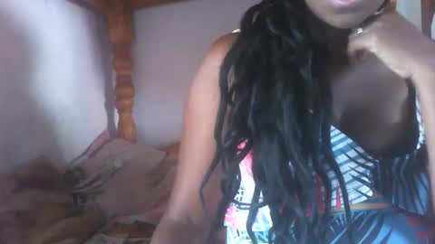 Snapshot of couleur_vanille chatting on February 27, 2025, 6:18 am couleur_vanille online show from February 27, 2025, 6:18 am