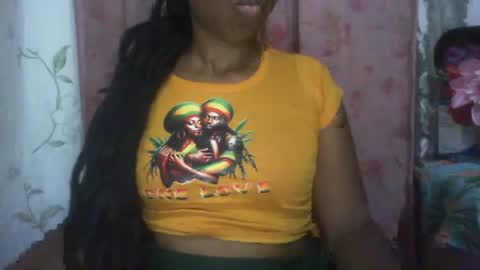 Snapshot of couleur_vanille chatting on September 29, 2025, 1:22 am couleur_vanille online show from September 29, 2025, 1:22 am