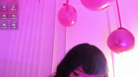 Snapshot of countesslayla chatting on May 20, 2026, 11:38 am countesslayla online show from May 20, 2026, 11:38 am