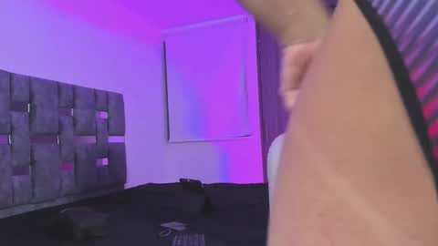 Snapshot of couple69hott chatting on December 15, 2025, 4:06 am Tommy online show from December 15, 2025, 4:06 am