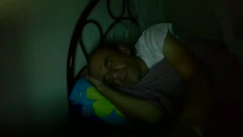 Snapshot of couple_hot86 chatting on December 1, 2025, 5:23 am couple_hot86 online show from December 1, 2025, 5:23 am