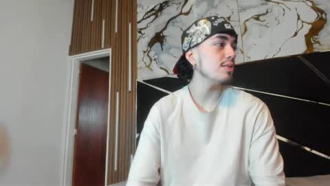 couple_in_heat_ online show from April 4, 2026, 7:44 pm