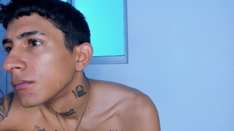 Snapshot of couple_no_limits22 chatting on November 23, 2025, 2:17 pm couple_no_limits22 online show from November 23, 2025, 2:17 pm