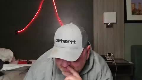 Snapshot of couple_pleaser1 chatting on December 17, 2025, 11:00 pm Ieathairytacos online show from December 17, 2025, 11:00 pm